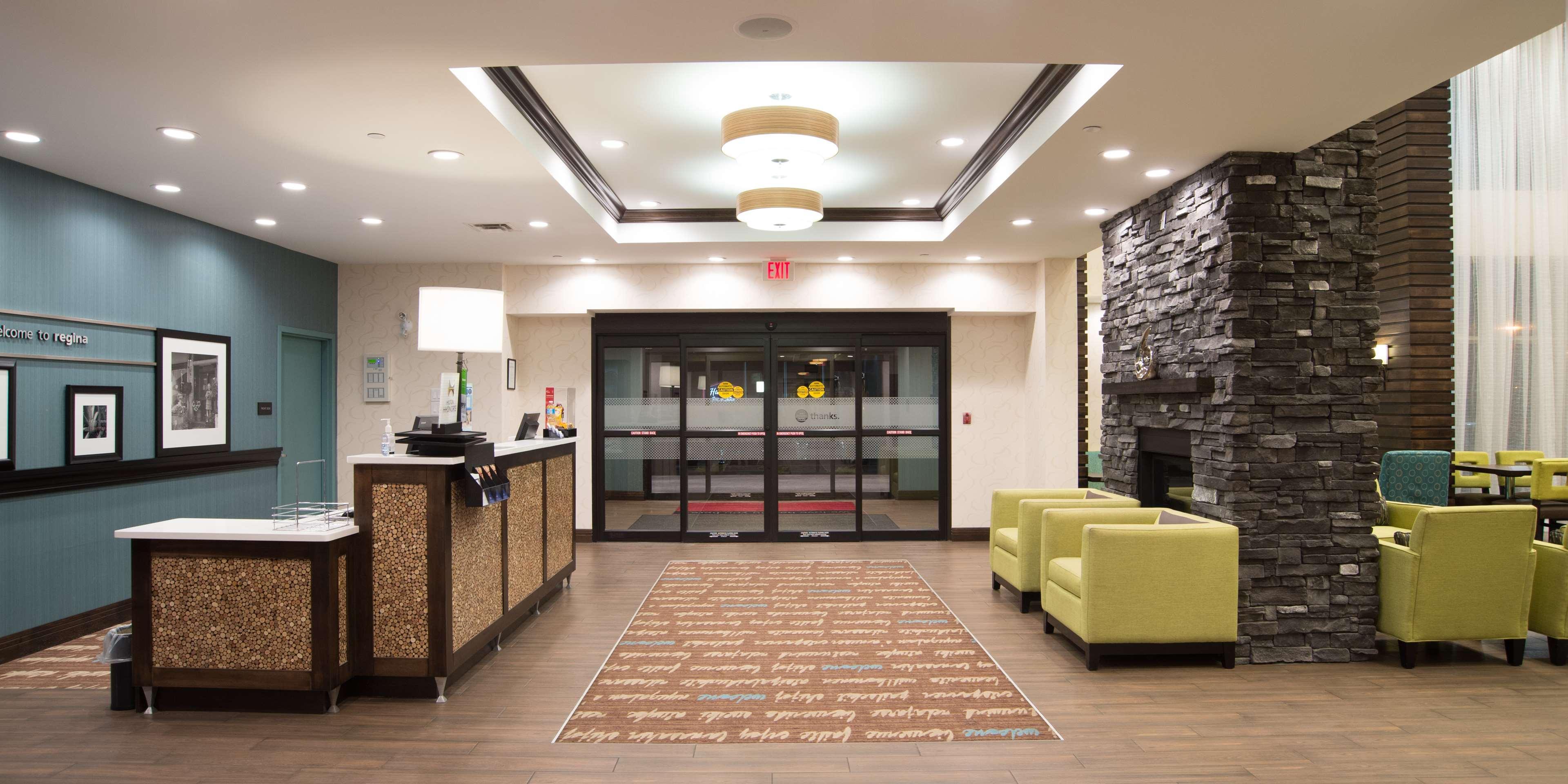 Hampton Inn & Suites East Gate Regina Exterior photo